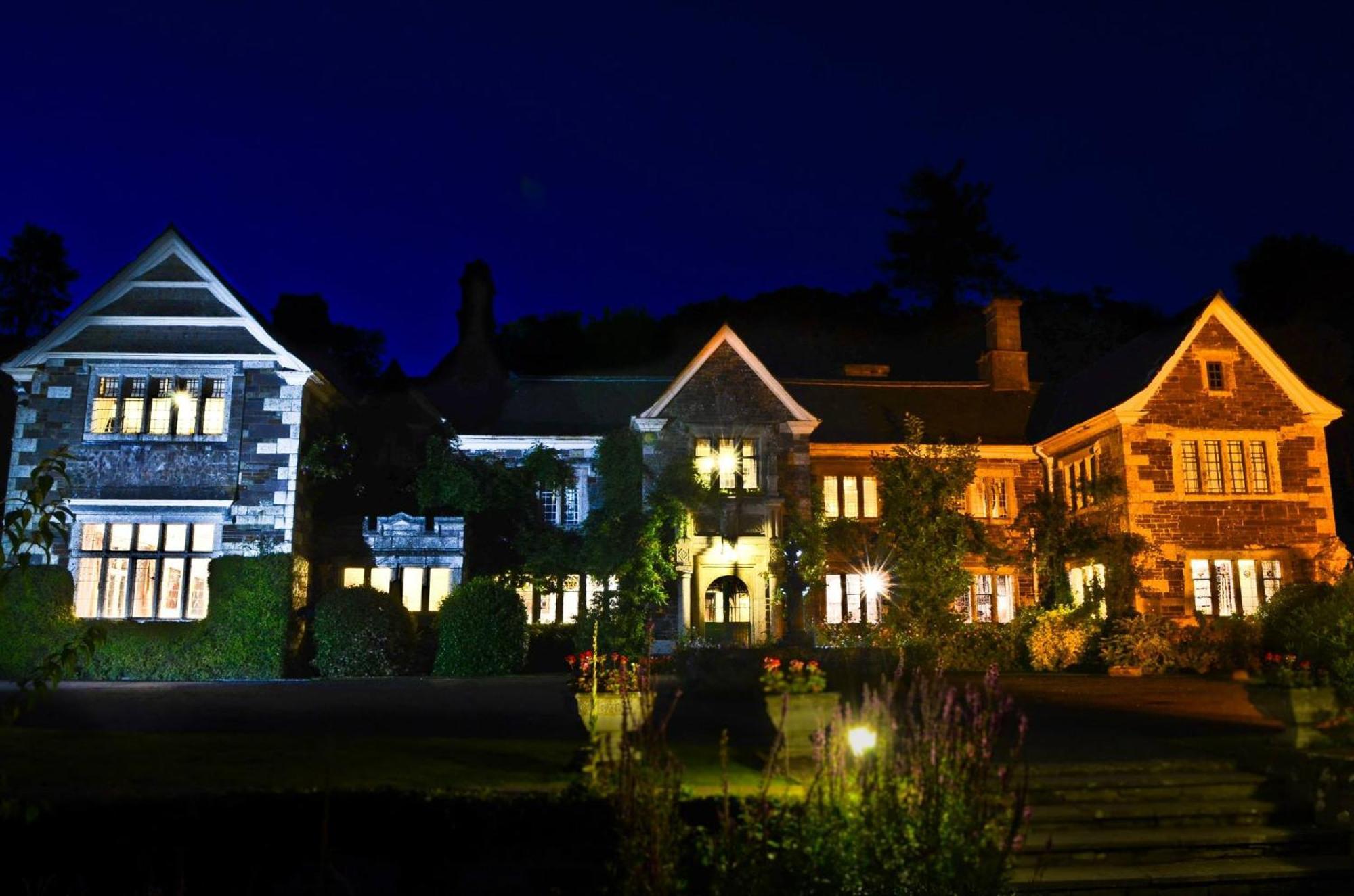 Отель Lewtrenchard Manor Экстерьер фото